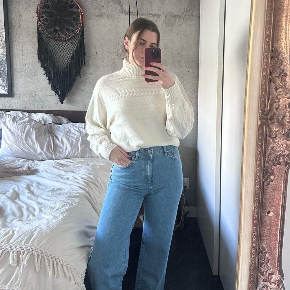 Guess White mock neck Sweater